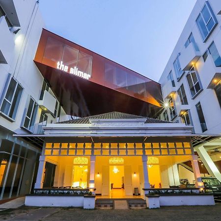 Alimar Hotel Malang Exterior foto